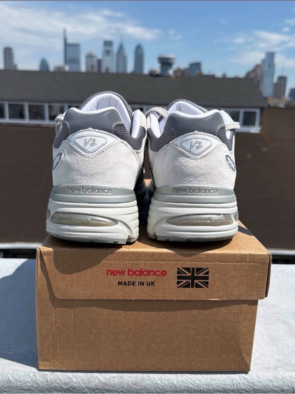 New Balance Men’s Casual White & Light Gray Walking Sneakers - Picture 5 of 10
